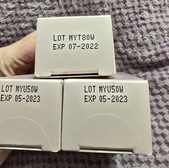 It Cosmetics CC cream - fair light - Picture 3 of 3